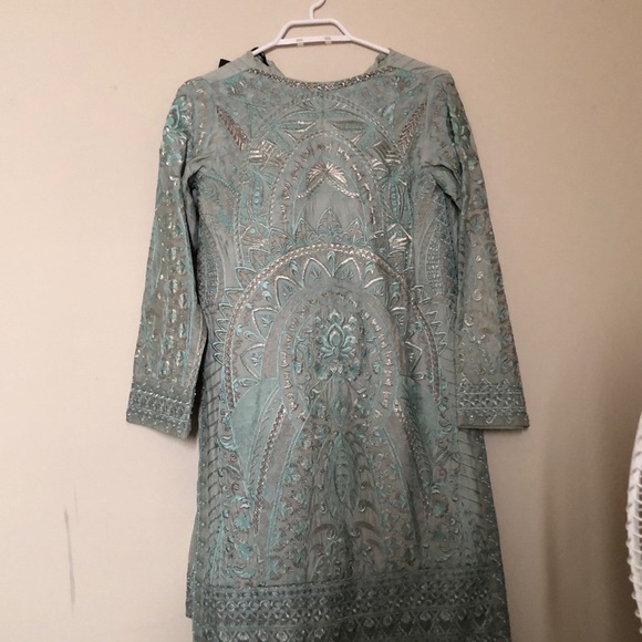 SAPPHIRE 3 Piece Pakistani Luxury Suit - Picture 3 of 13